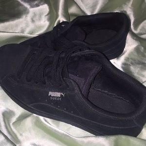Shoes // puma suedes